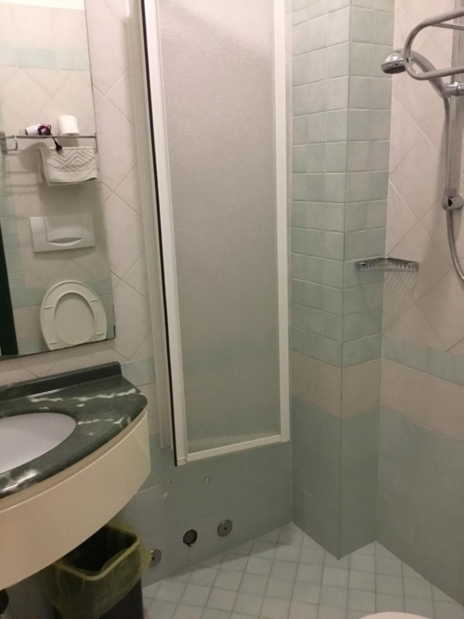 Si Hotel 3*