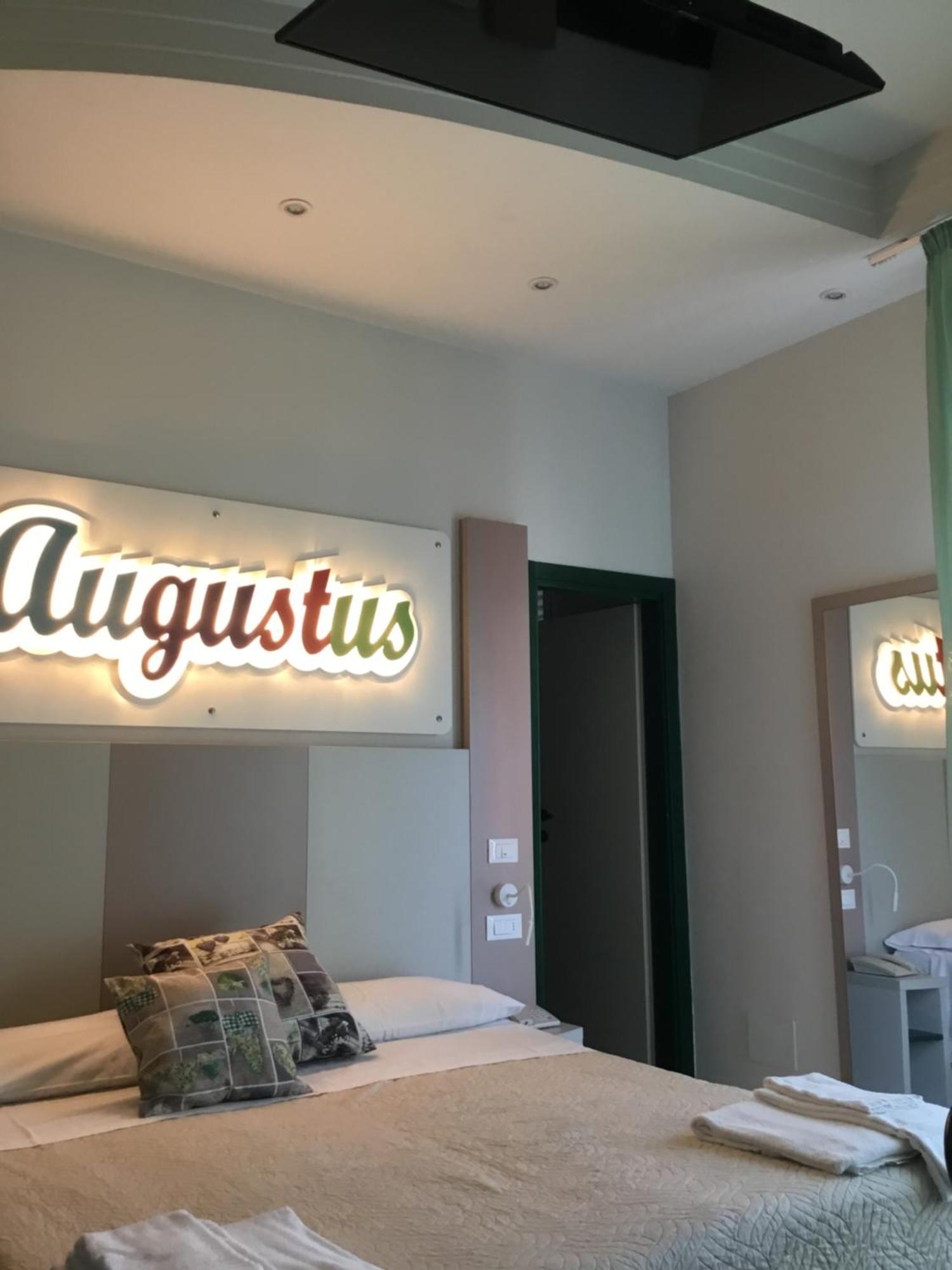 Hotel Si 3*