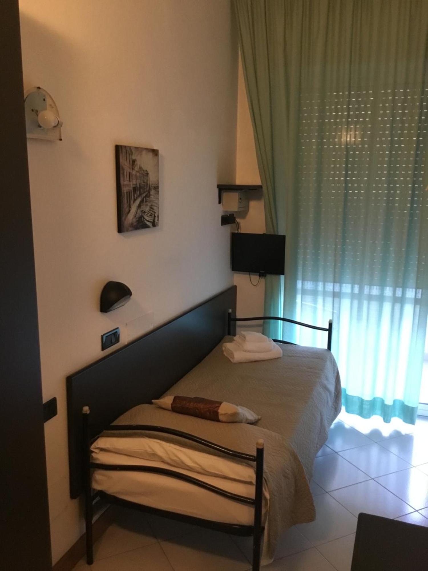 Si Hotel 3*